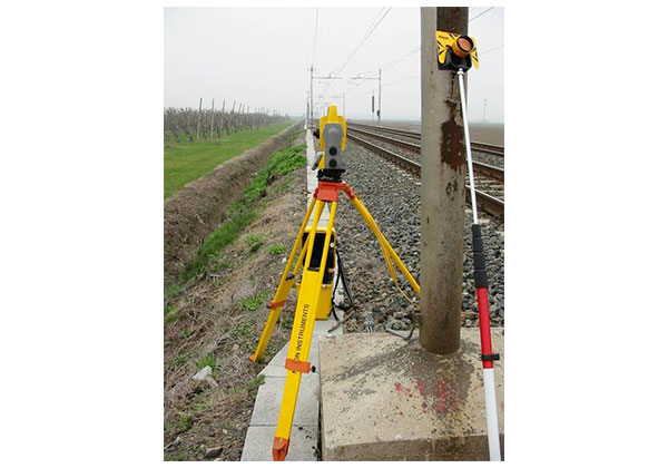 Stazione totale Trimble 5605 Direct reflex (DR) con movimento robotico